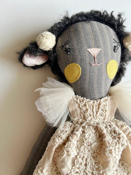 Wonder-Filled Bespoke Lamb // Textured Neutral
