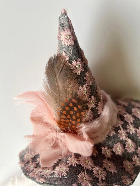 Wonder-Filled Attic Ghost// Two-Tone Vintage Lace