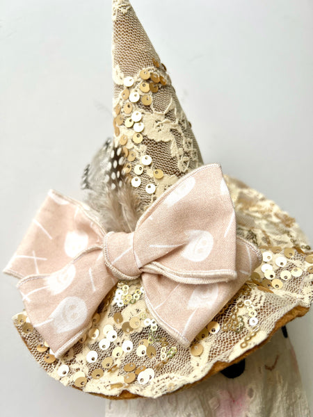 Wonder-Filled Attic Ghost// Eyelet Bows