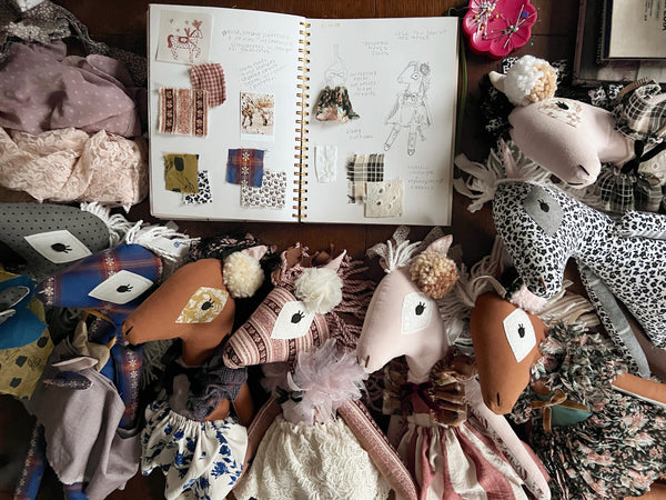 group of horse dolls 