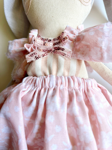 Wonder-Filled Puppy // Blush Bouquet