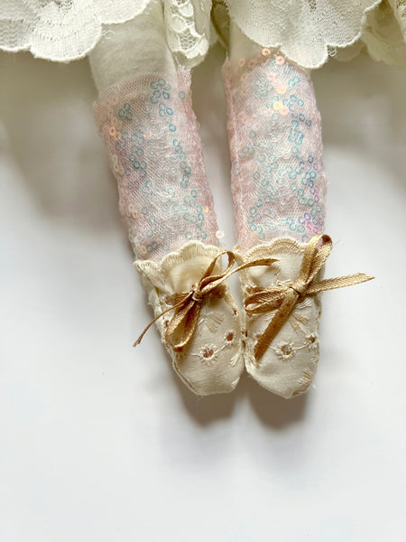 Spirit of the Holiday Bespoke Doll // Textured Cream Lace