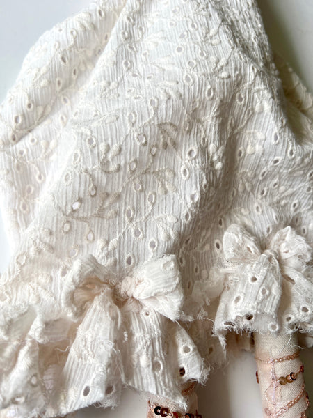 Wonder-Filled Attic Ghost// Eyelet Bows