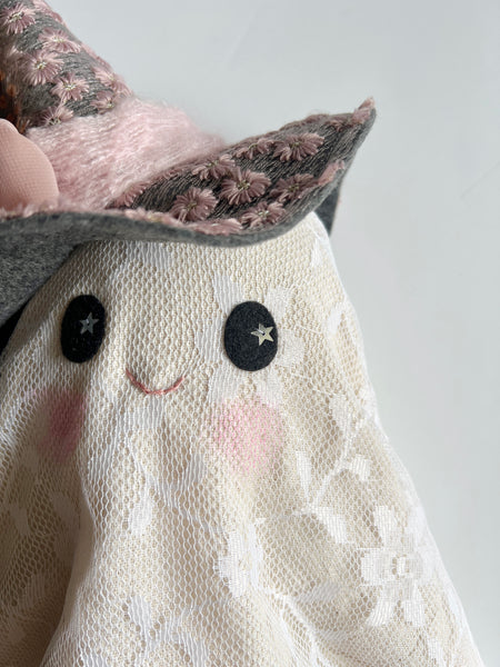 Wonder-Filled Attic Ghost// Two-Tone Vintage Lace