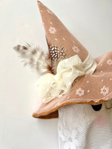 Wonder-Filled Attic Ghost// Vintage Scalloped Lace