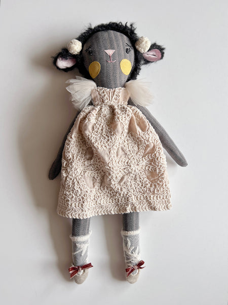 Wonder-Filled Bespoke Lamb // Textured Neutral