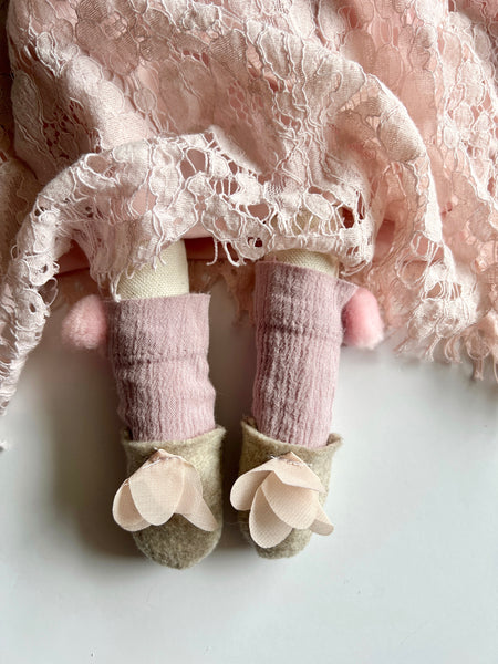 Wonder-Filled Attic Ghost// Blush Lace