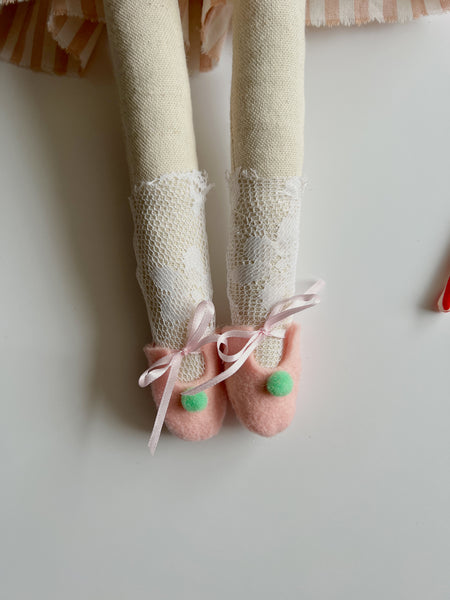 Wonder-Filled Snowbabe // Pastel Gingerbread