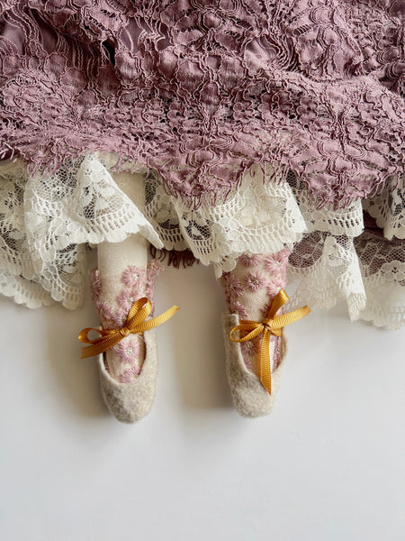 Wonder-Filled Attic Ghost// Plum Lace