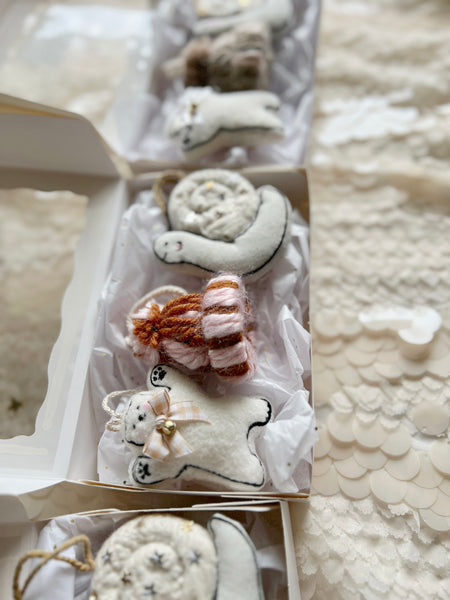 Cute & Cozy Ornament Set