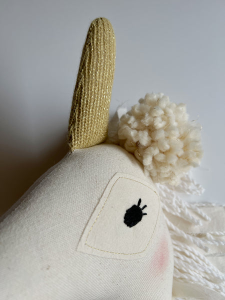 Wonder-Filled Unicorn // Deck the Halls