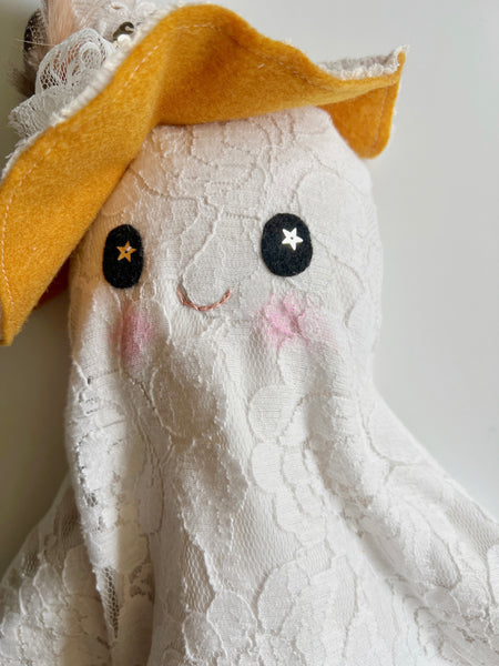 Wonder-Filled Attic Ghost// Cream & Mustard