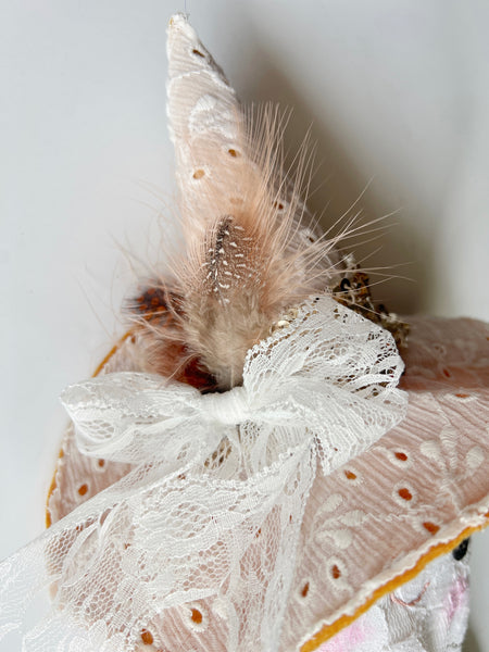 Wonder-Filled Attic Ghost// Cream & Mustard