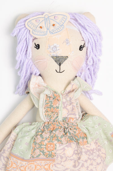 Wonder-Filled Lioness // Floral Jewel-Tone