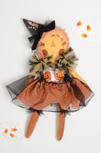 Scary Cute Witch // Jack-O-Lantern Candy Corn