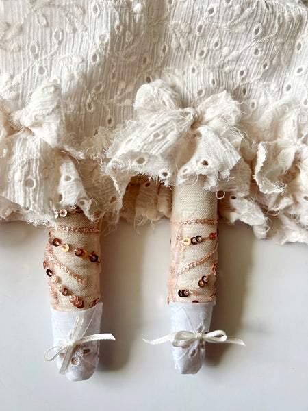 Wonder-Filled Attic Ghost// Eyelet Bows