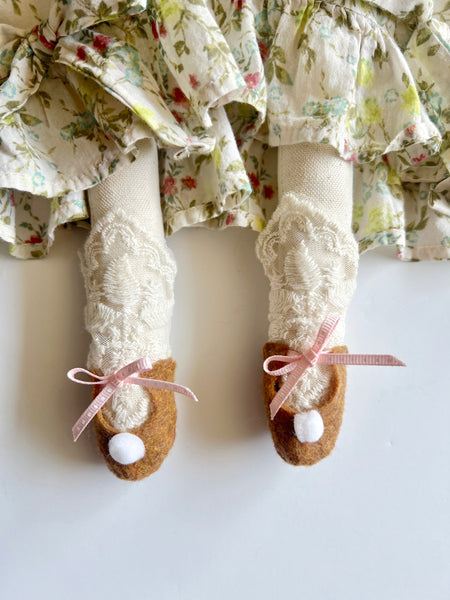 Wonder-Filled Attic Ghost// Floral Bows