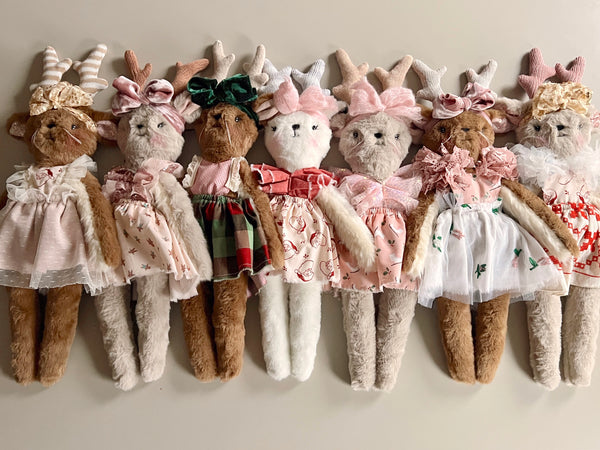 Wonder-Filled Reindeer // Traditional Evergreen