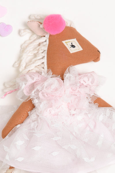 Dainty Pony // 1