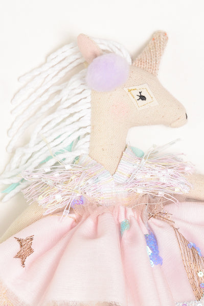 Dainty Uni // 2