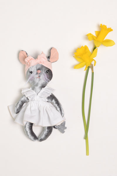 Velveteenie Mouse Doll // Vintage Lace